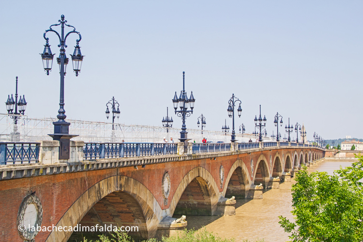 bordeaux garonna lungofiume